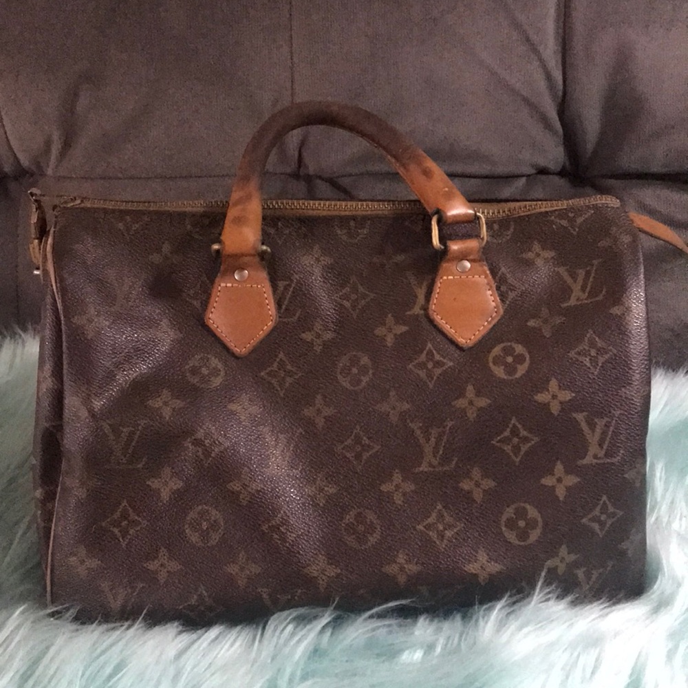 Louis Vuitton speedy
